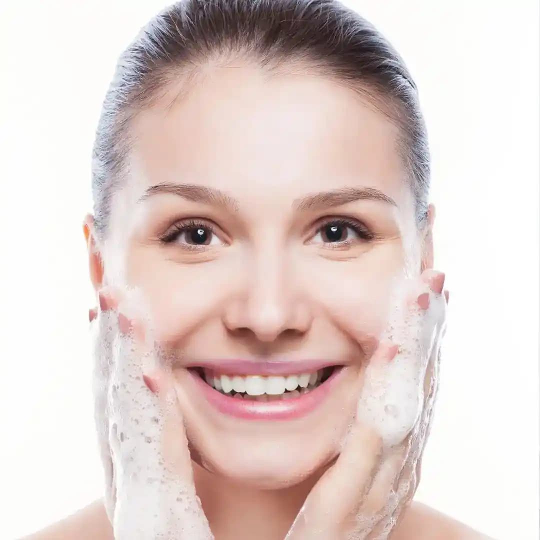 Tretinoin Kullananlar İçin Sabah Yüz Yıkama Rutini ve Cilt Bakım Önerileri