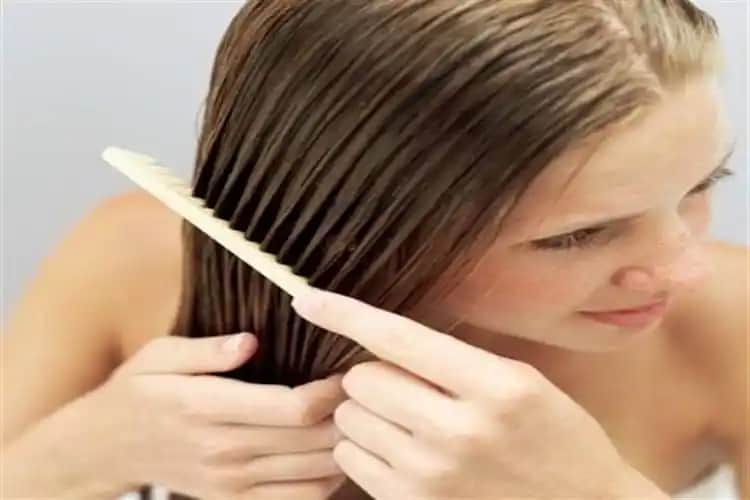 Saç Toniği Kullanımı ve Bakım İpuçları: Doğru Uygulama Yöntemleri ve Öneriler