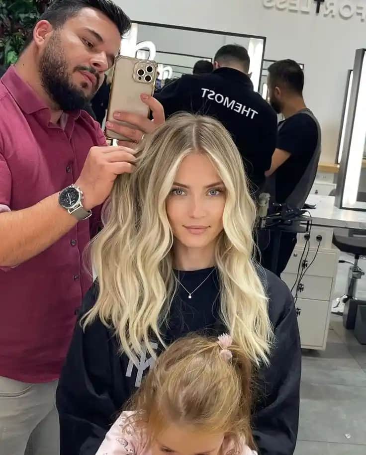 Sıcak Platin Sarısı Saç Rengi: Uygulama, Bakım ve Trendler Hakkında Detaylar