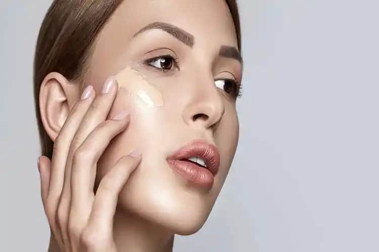 Tarihi Geçmiş Fondöten ve Cilt Sağlığı Üzerindeki Etkileri