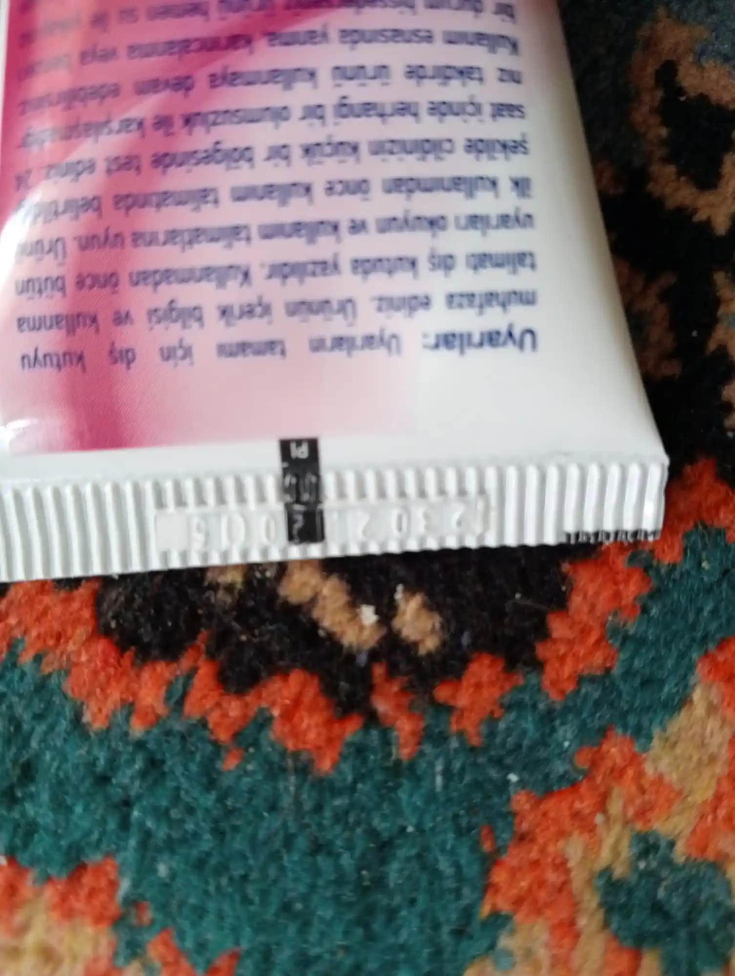 Tarihi Geçmiş Tüy Dökücü Krem Kullanımı ve Olası Riskler Hakkında Detaylı Bilgi