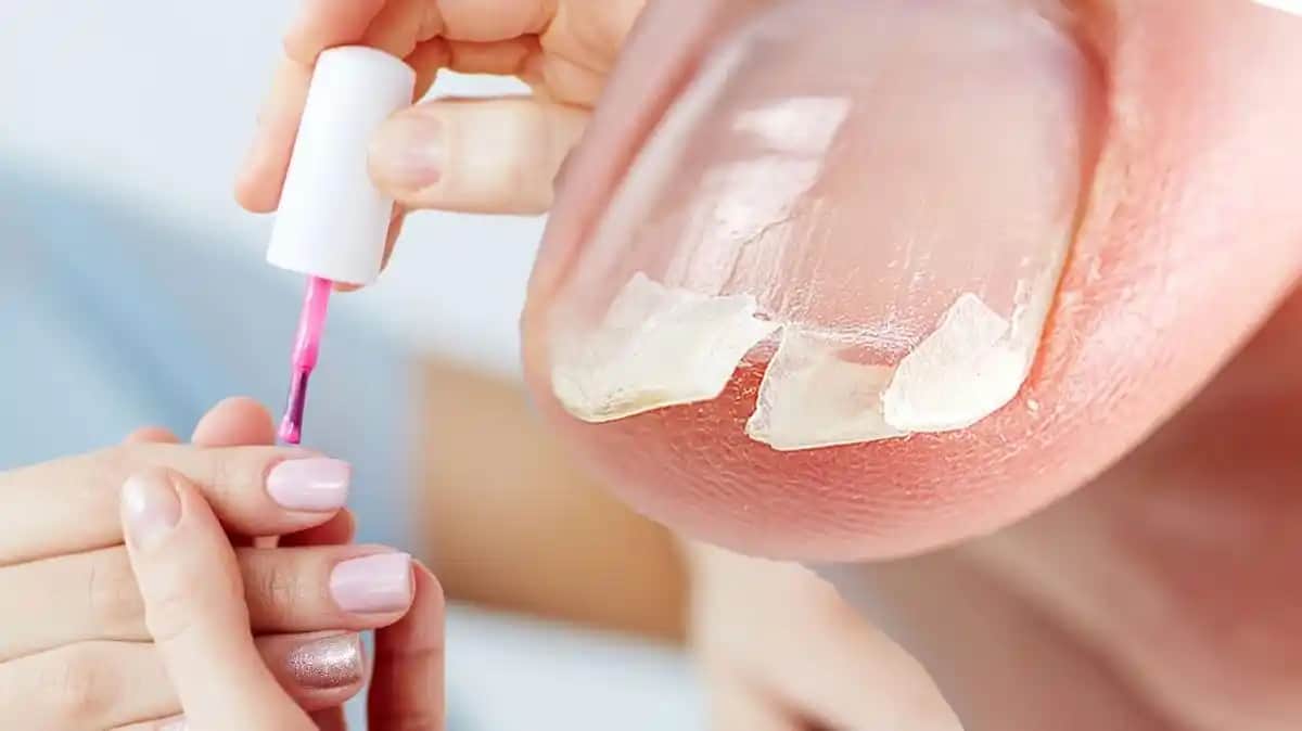 Tırnak Kırılmasını Önleyen Güçlendirici Oje ve Bakım İpuçları