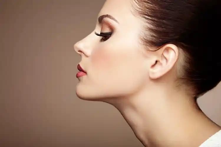 Vazelin Burun İçine Sürülür mü? Sağlık ve Kozmetik Perspektifleri