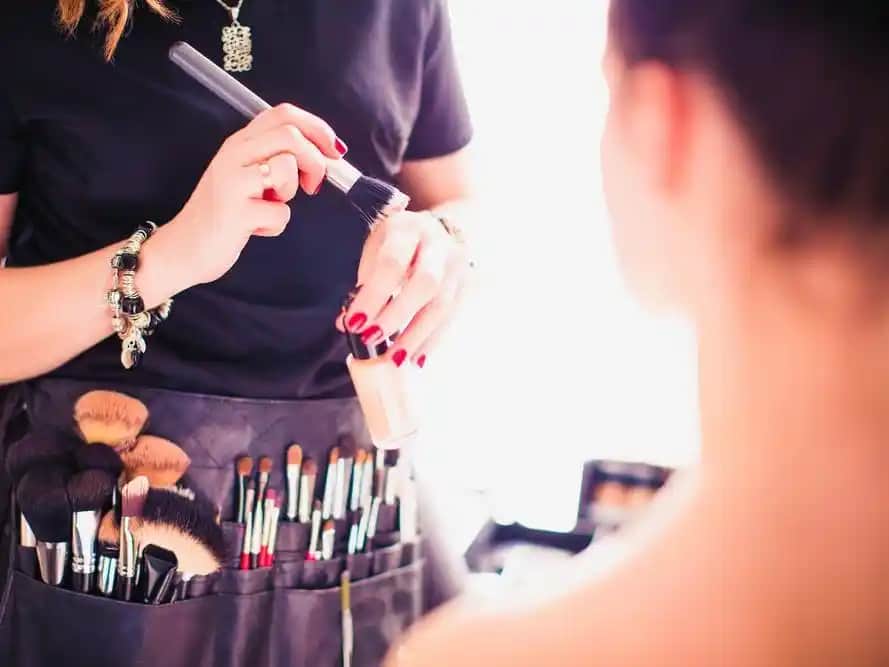 Vücut Makyajı Nasıl Yapılır? Adım Adım Rehberle Profesyonel Sonuçlar