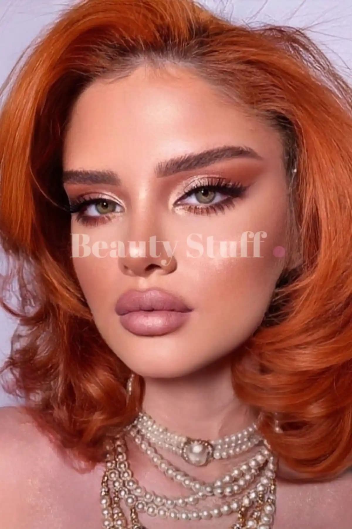 Lift ’Em Up Yedek Bantlar: Yüz ve Göz Germe İçin Yenilikçi Çözüm