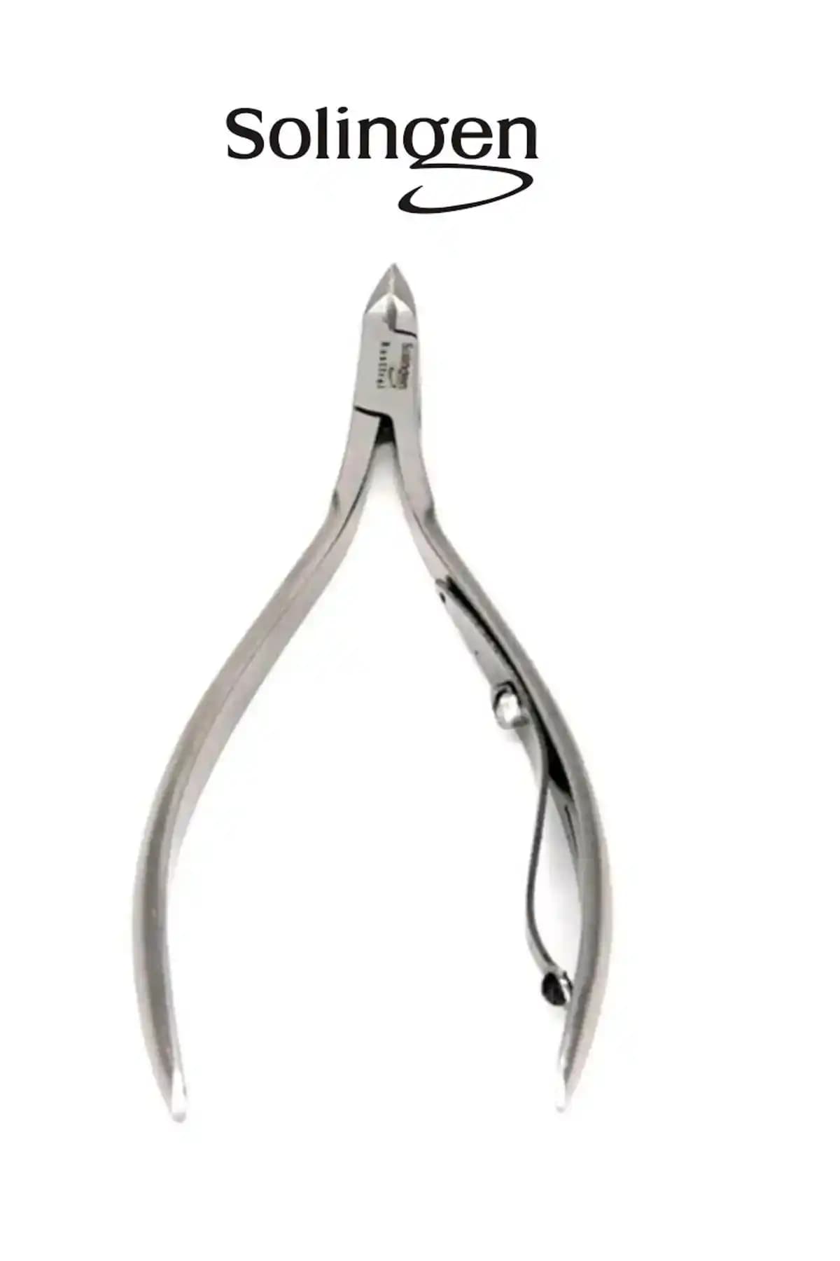 Solingen Menşeli Et Pensi: Dayanıklı ve Ergonomik Mutfak Kesim Aleti