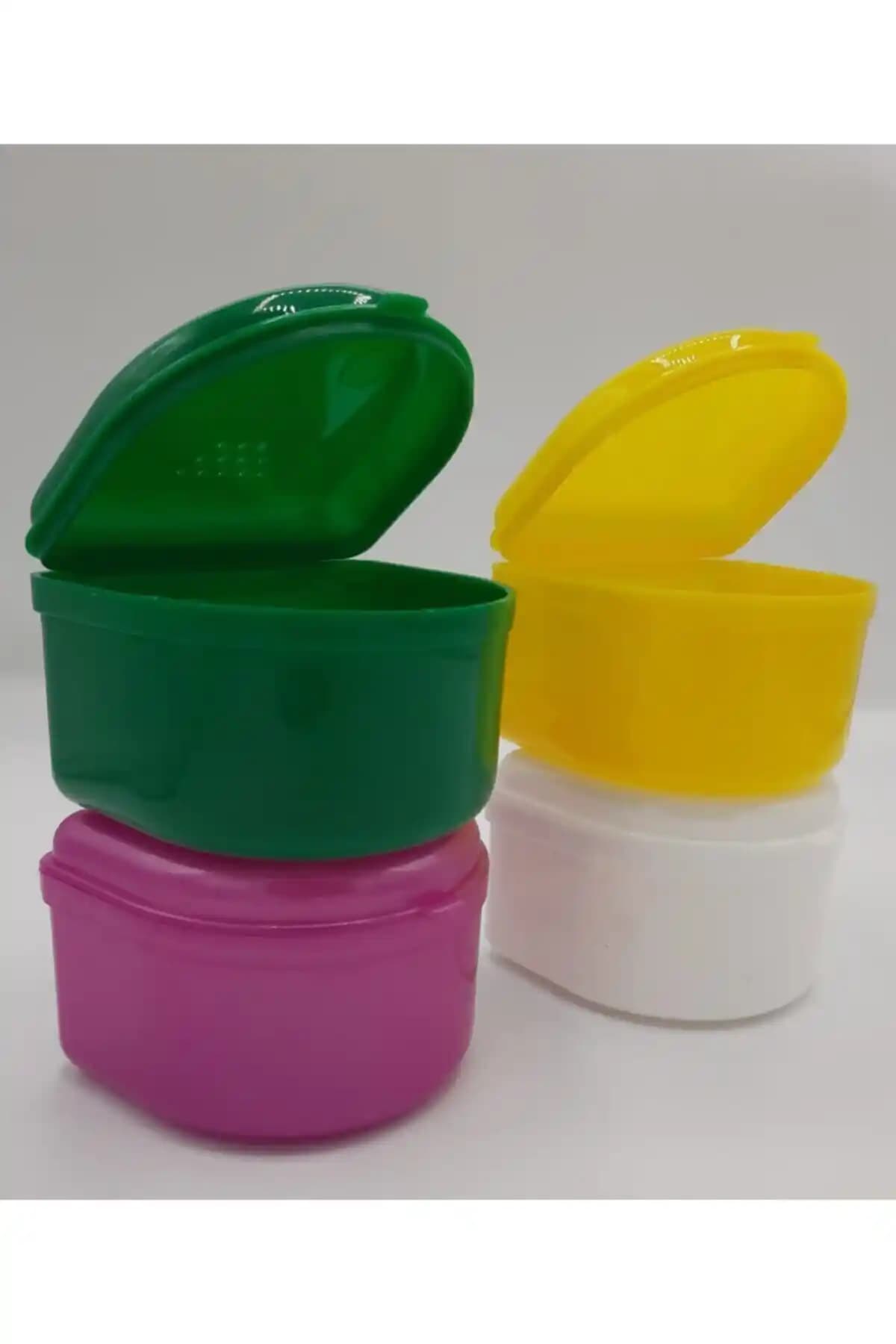 Diş Protezi Saklama Kabı Büyük: Hijyen ve Kullanım Kolaylığı Sunan Sağlıklı Çözüm