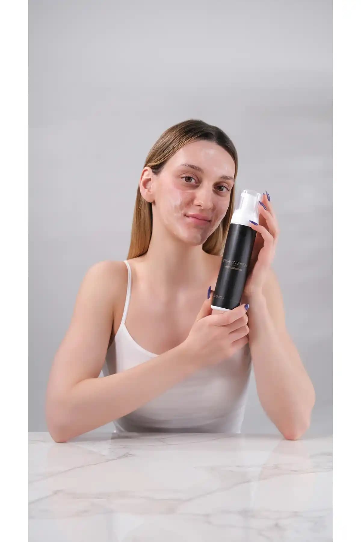 Facefood Benjamin Button Effect Yüz Yıkama Köpüğü: Doğal ve Etkili Temizlik Çözümü