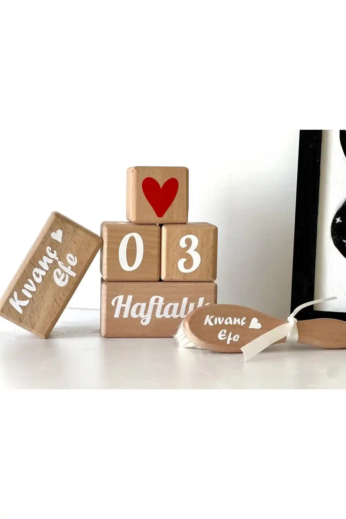 Mogokids Anne ve Bebek Anı Küpü Seti: Doğal Ahşap Dekorasyon ve Kişiselleştirme Seçenekleri