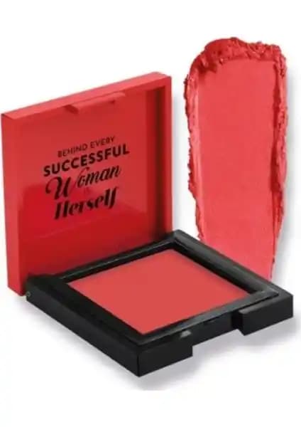 Pastel Allık Karşılaştırması: Krem ve Likit Formüllerin Özellikleri ve Kullanıcı Yorumları