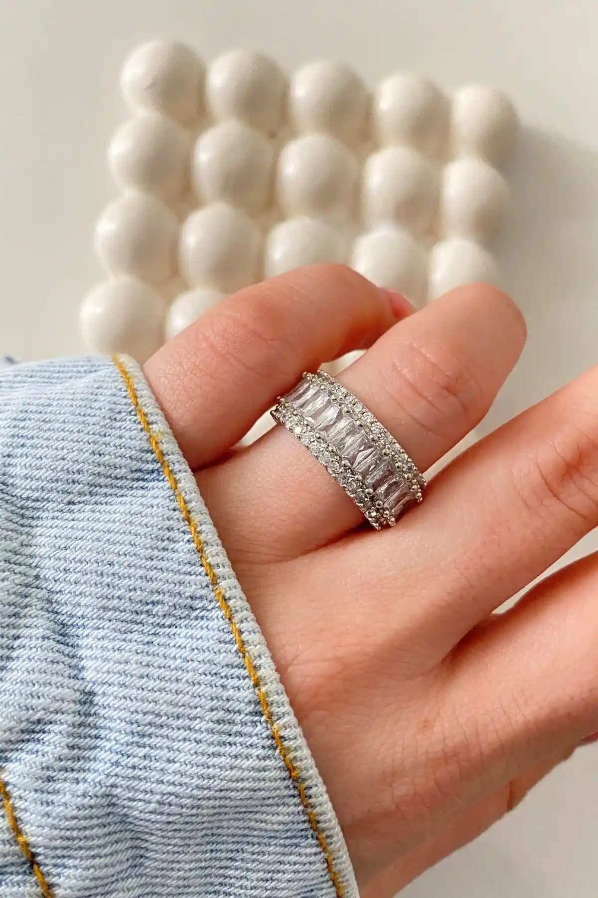 Ressia Baget Zirkon Taşlı Ayarlanabilir Çelik Yüzük: Modern ve Şık Takı Tasarımı