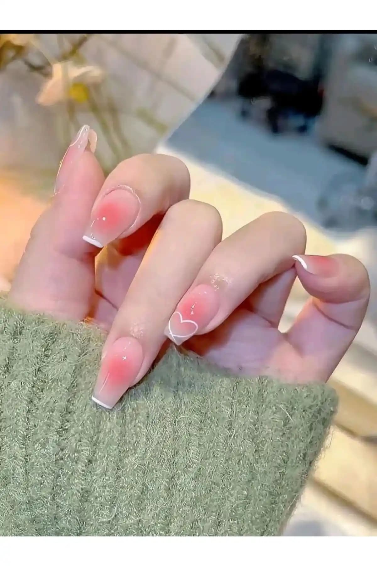 Sheinside 24 Lü Takma Tırnak Setleri: Estetik ve Kullanışlı Güzellik Ürünü İncelemesi