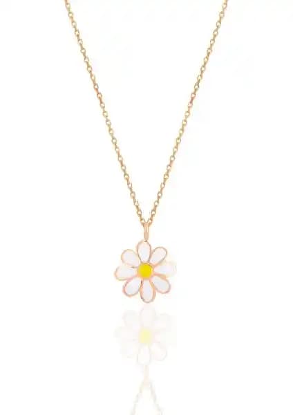 Söğütlü Silver Gümüş Papatya Kolye: Estetik ve Dayanıklılığı Bir Arada Sunar