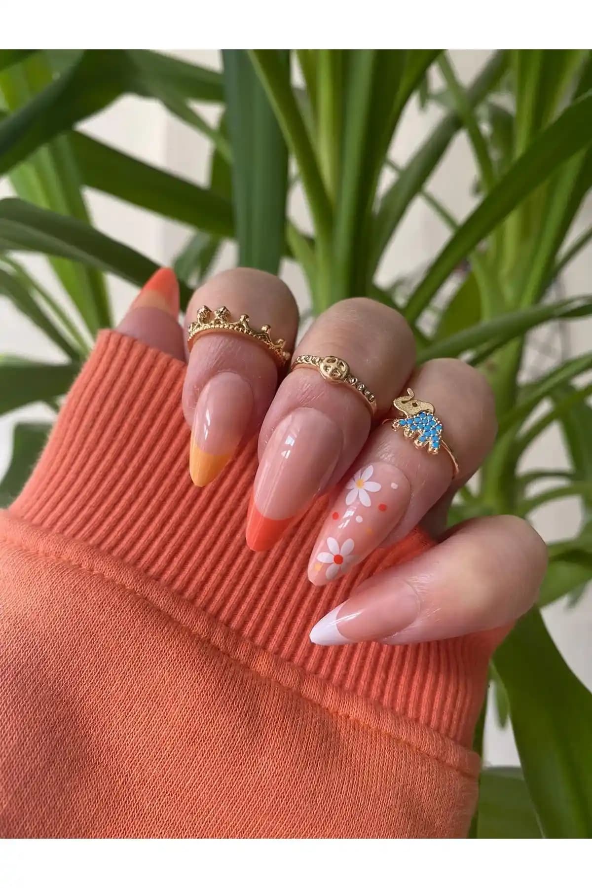 SYBELLE Kozmetik 24 Adet Çiçek Model Takma Tırnak Seti Estetik ve Kullanım Kolaylığı