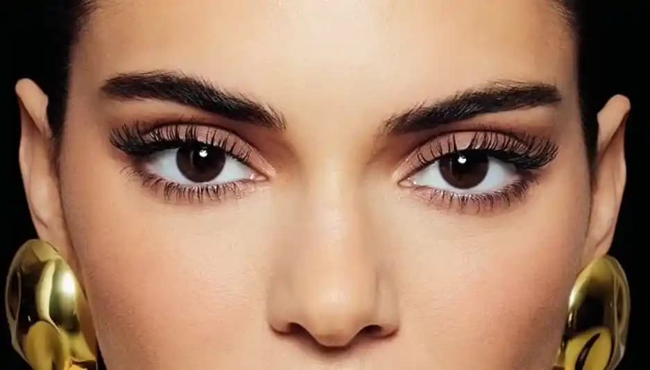 2025 Göz Makyajı Trendleri ve Maskara Seçenekleri Güncel Kullanım İpuçları