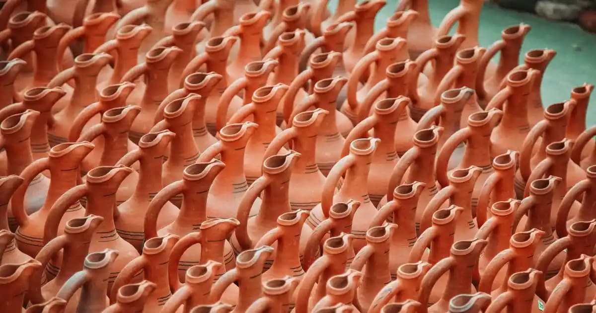 Akne Tedavisinde Kil Maskeleri: Doğal ve Etkili Cilt Bakım Yöntemleri