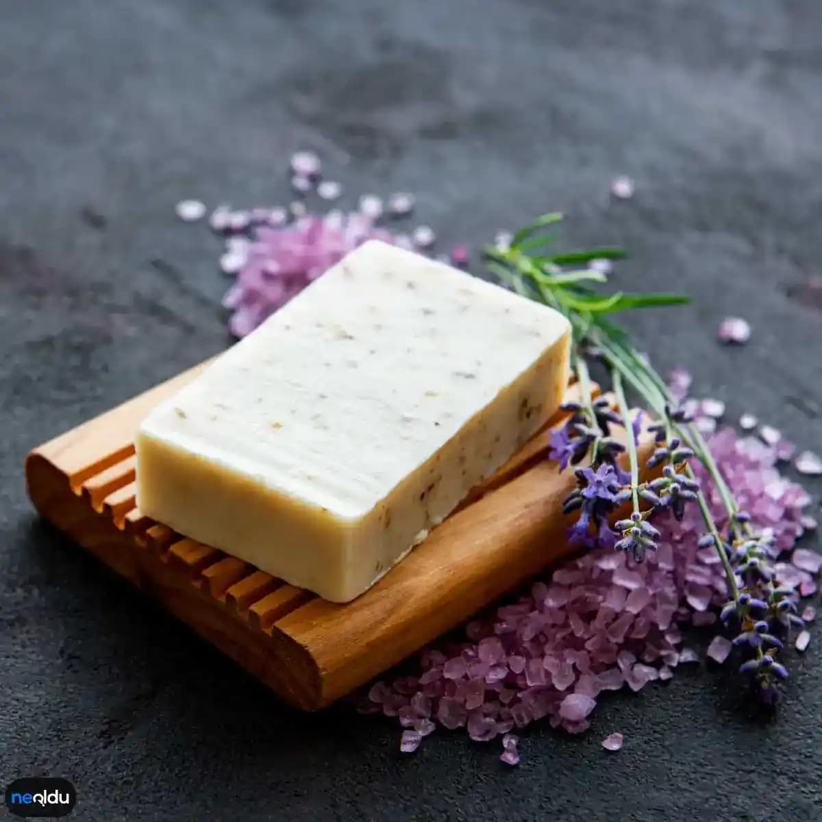 Akneye İyi Gelen Doğal Sabunlar: Cilt Sağlığını Destekleyen Doğal Çözümler