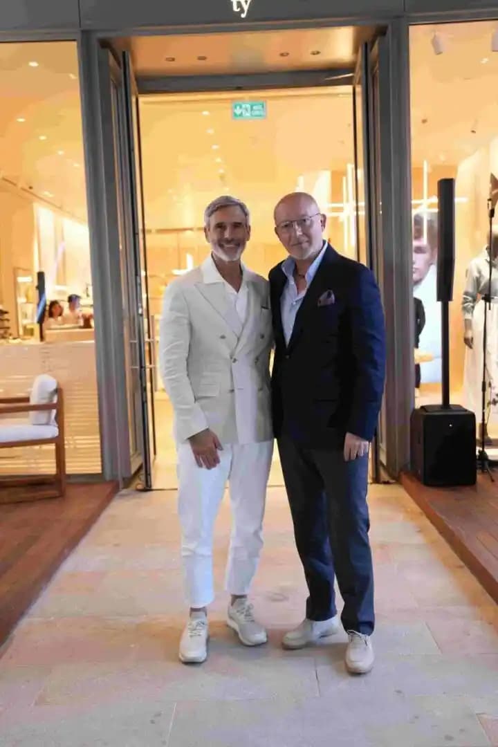 Cerruti: İtalyan Lüks Moda ve Kozmetik Markası, Zarafet ve Kalitenin Temsilcisi