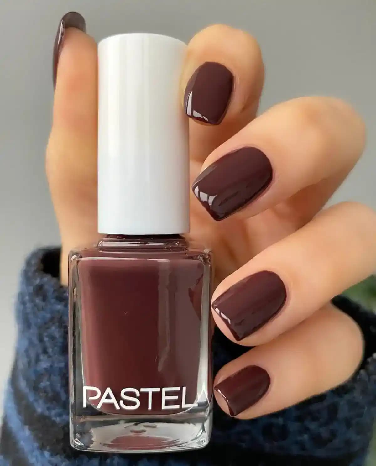 Dayanıklı Kahverengi Pastel Oje Seçimi ve Kullanım İpuçları