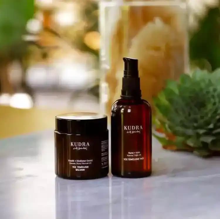 Doğal İçeriklerle Çok Yönlü Kozmetik Ürünleri ve Gelecek Trendleri Analizi