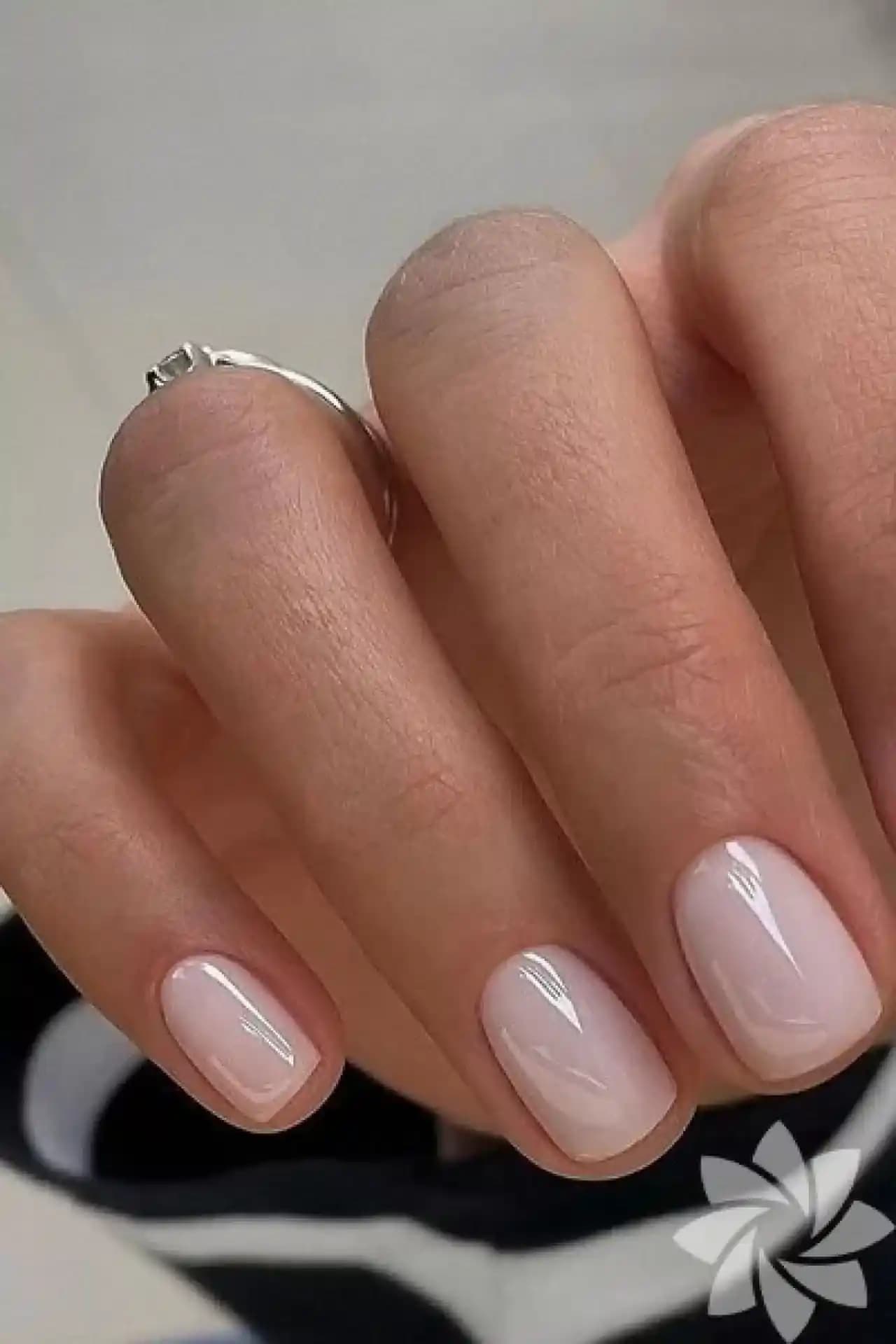 Doğal ve Canlı Renklerle Oje Seçimi: Güzellik ve Kendine Güvenin Simgesi