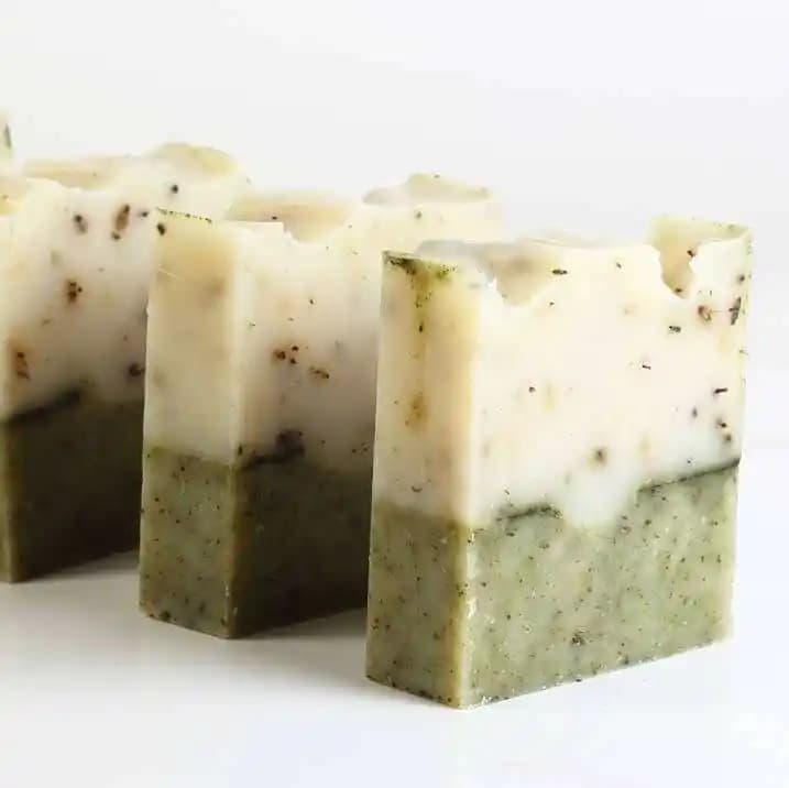 Doğal ve El Yapımı Sabunlar: Sağlıklı ve Çevre Dostu Temizlik Seçenekleri