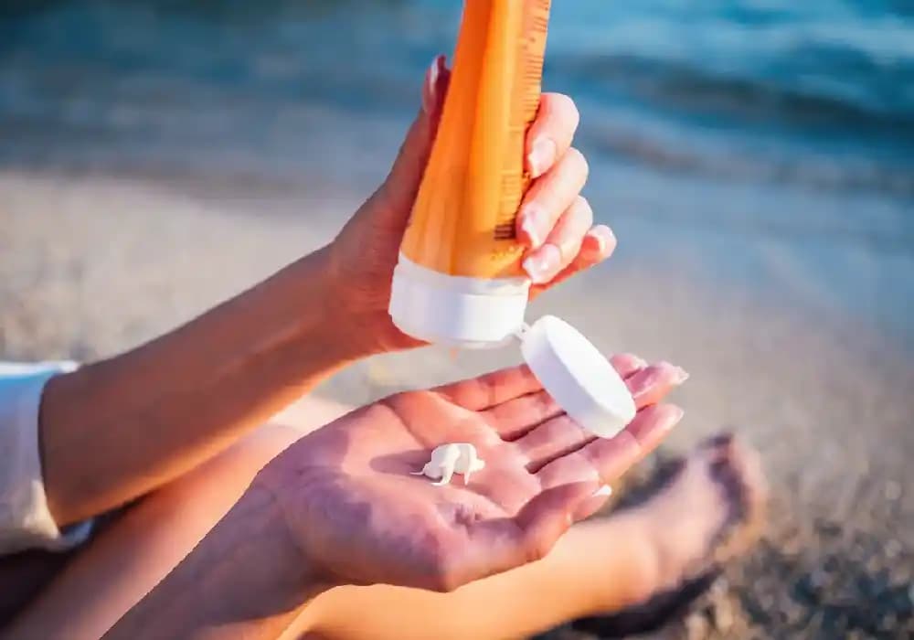 Doğru Güneş Kremi Kullanımıyla Cilt Sağlığını Koruma Yöntemleri ve İpuçları