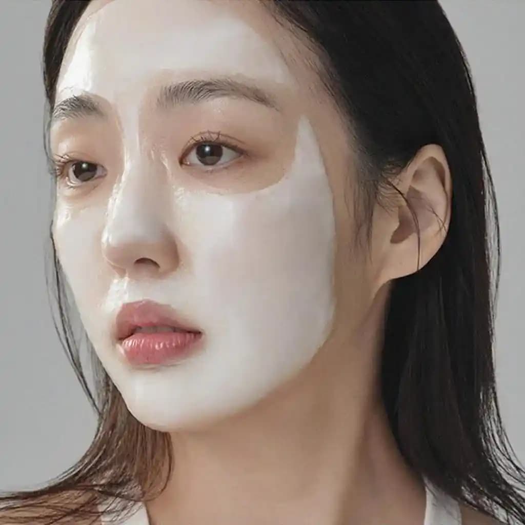 Dudaklarda Dolgunluk Sağlayan Maskeler: Güncel Yaklaşımlar ve Kullanım İpuçları