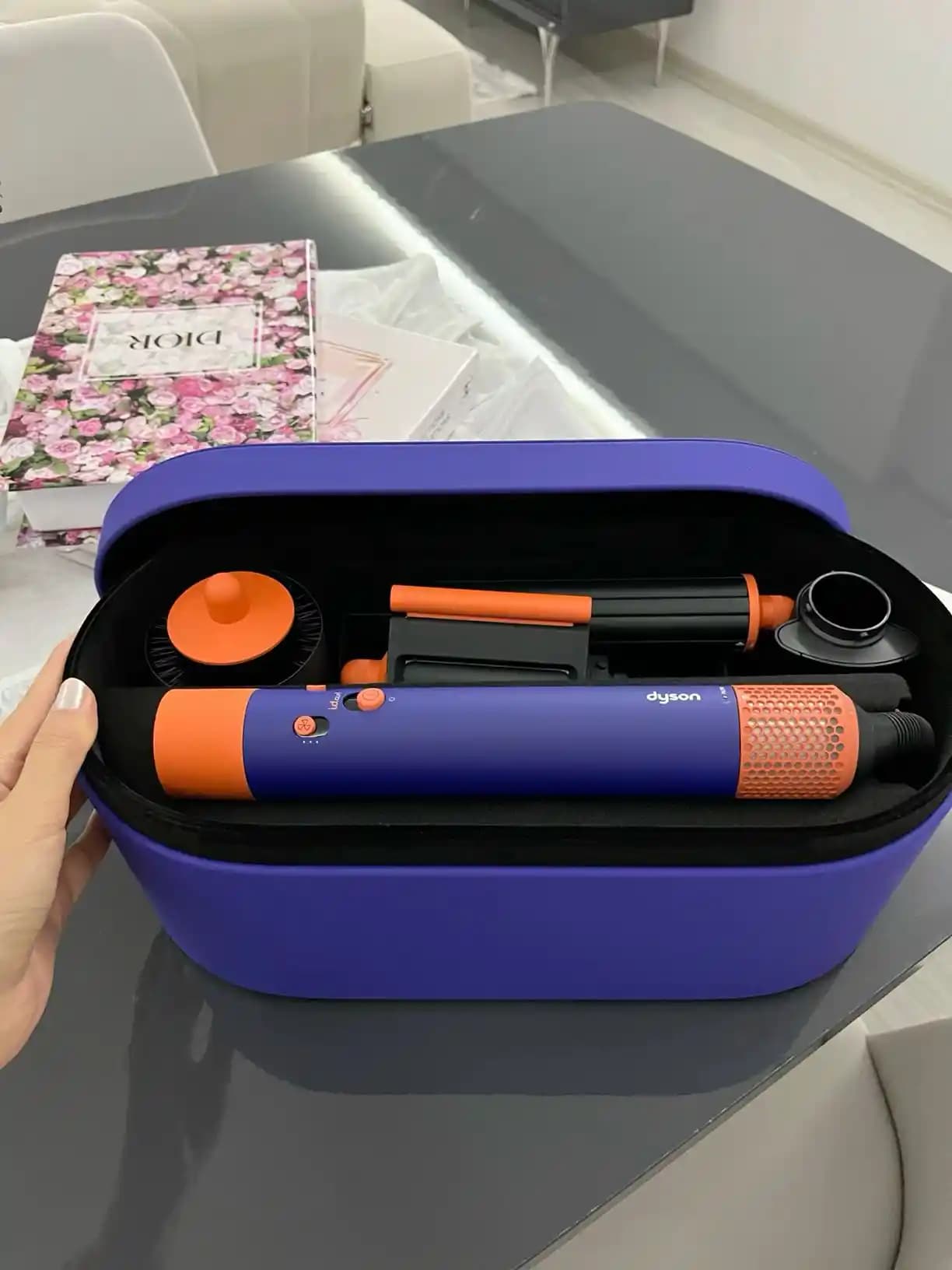 Dyson’un Gelişmiş Saç Şekillendirme Teknolojileri ve Ürünleri İncelemesi