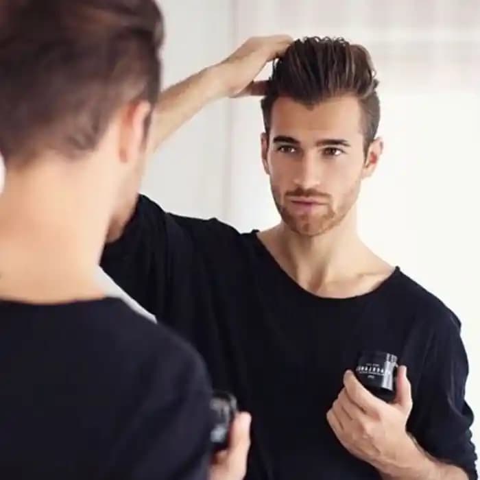 Erkekler İçin Güçlü ve Sağlıklı Saçlar: Modern Bakım Formülleri ve Günlük Rutinler