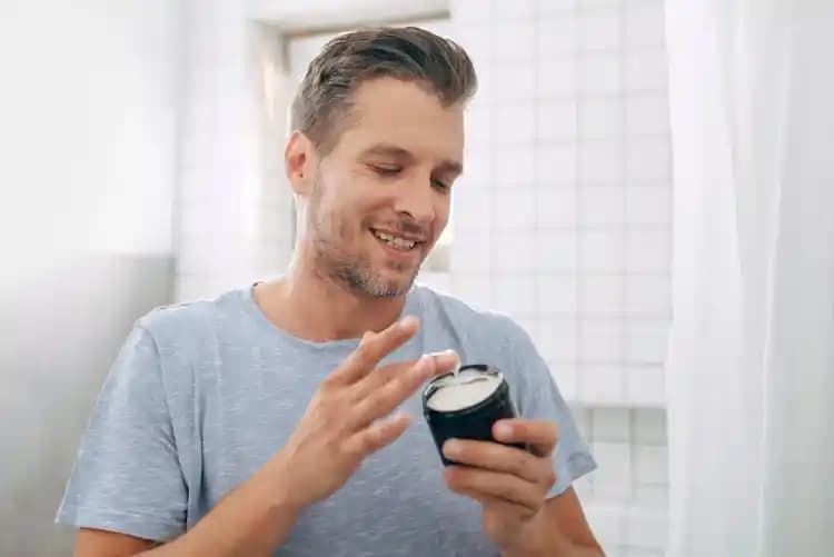 Erkekler İçin Pratik Bıyık Bakımı Rehberi: Temel İpuçları ve Ürün Önerileri