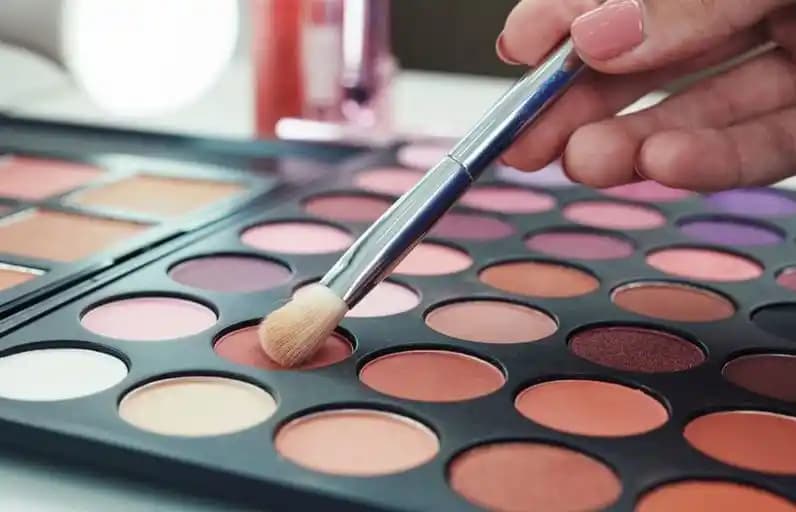 Far Paletleri Karşılaştırma Rehberi Renkler, Pigmentasyon ve Kullanım Alanları