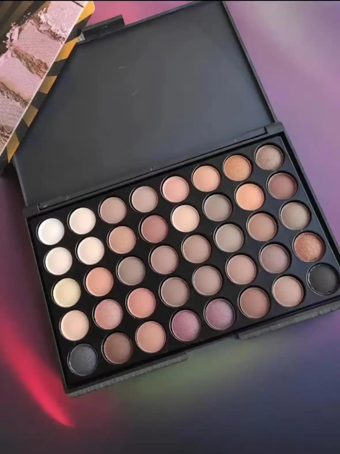 Far Paletlerinde Mat ve Sedefli Renklerin Trendleri ve Kullanım İpuçları