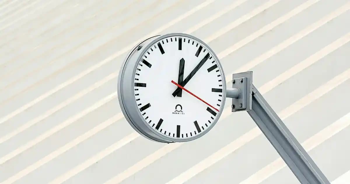 Göz Çevresi Cilt Yenileme Kremleri: Etkili Kullanım Yöntemleri ve İçerik Analizi