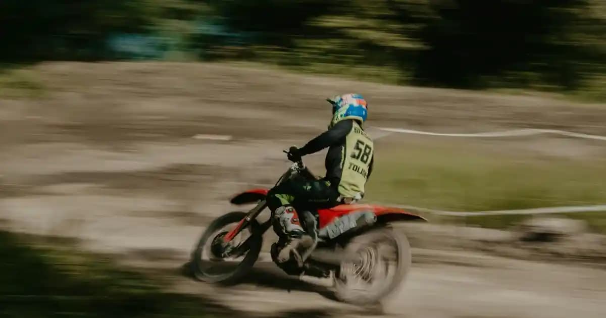 Göz Kapağı Görünümünü İyileştirme Bantları: Günlük Kullanım İçin Etkili Çözümler