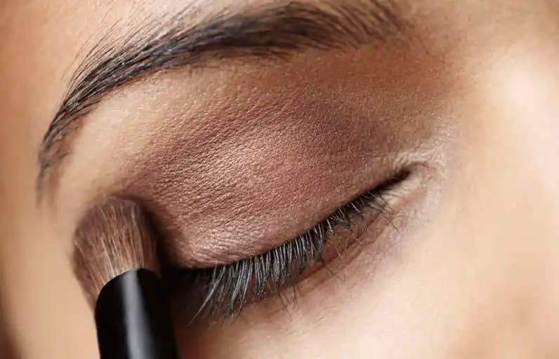 Göz Makyajında Doğru Ürün Seçimi ve Uygulama Teknikleri