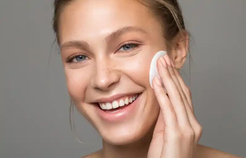 Gözenekleri Temizlemenin Doğal ve Güvenli Yöntemleri Cilt Sağlığını Destekler