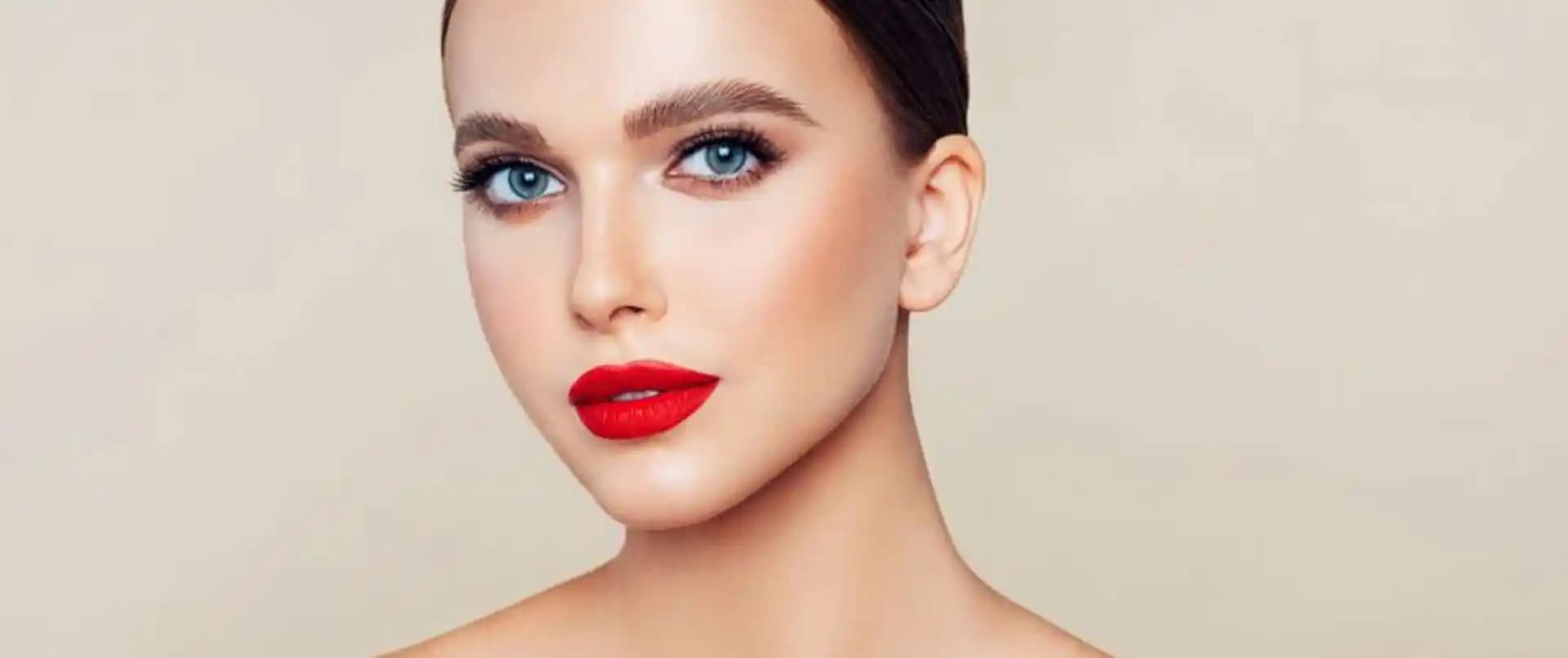 Gözlerde Dikkat Çekici ve Estetik Makyaj Yapmanın Temel Prensipleri ve Uygulama İpuçları