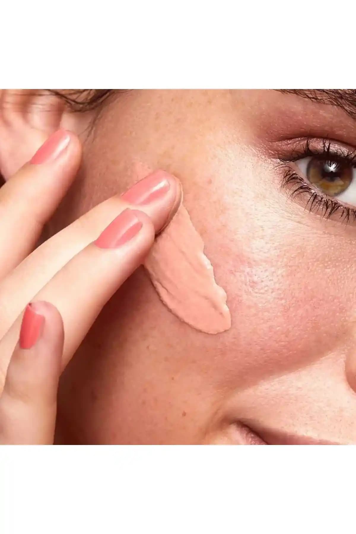 Günlük Kullanım İçin Doğal Mat Görünüm Fondöten Seçenekleri ve Uygulama İpuçları