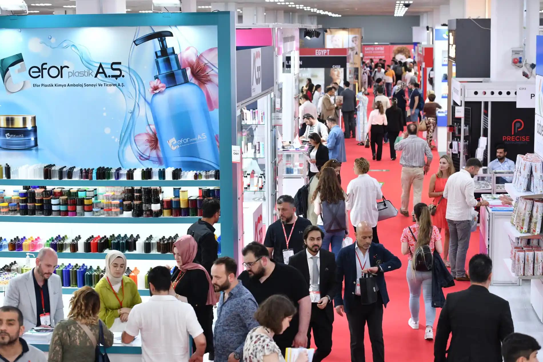 Güzellik ve Kültür Bağlantısı: Kozmetik Dünyasında Kültürel Etkileşimlerin Analizi