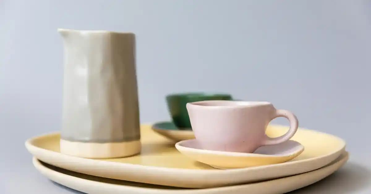 Hollywood Smile ve Diş Parlatıcılar: Göz Alıcı Gülüşler İçin Bilmeniz Gerekenler