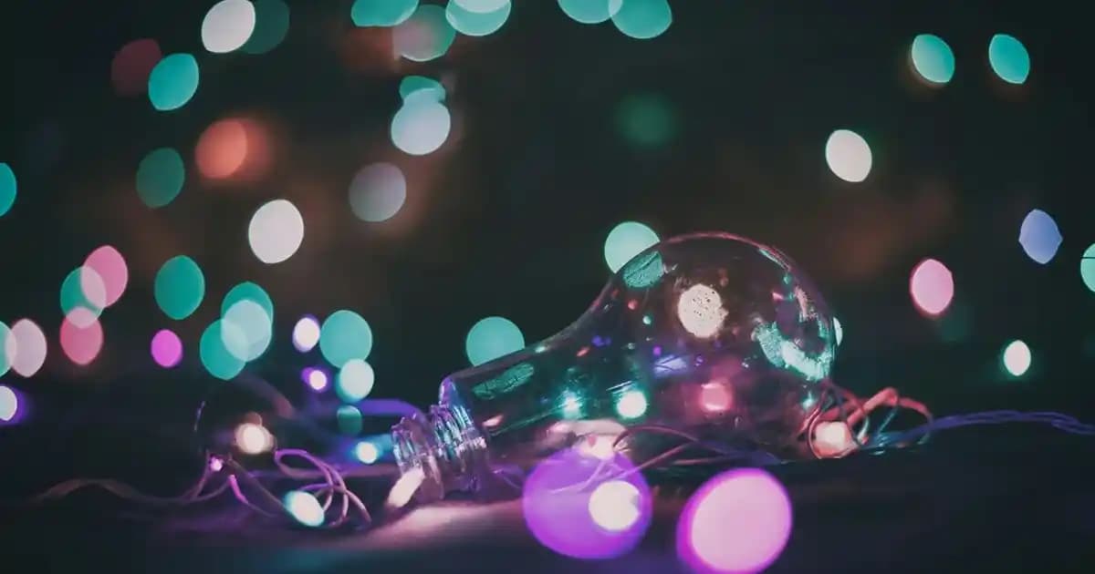 Kabarık ve Asi Saçlar İçin Etkili Bakım Yöntemleri ve Doğru Ürün Seçimi