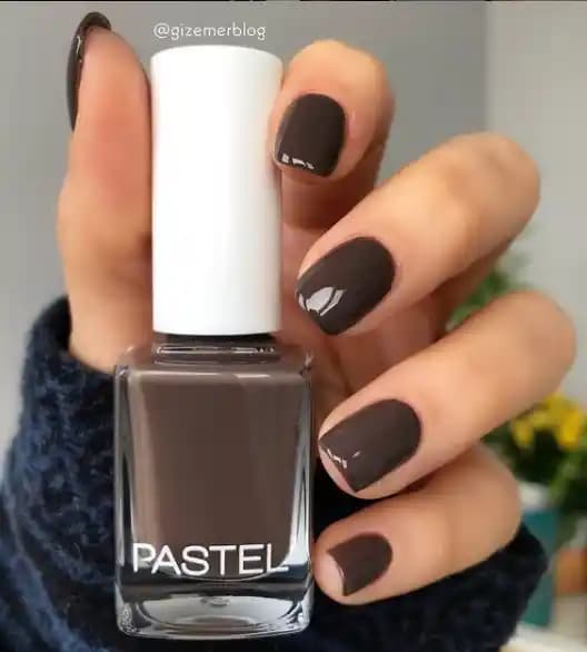 Kahverengi Oje ve Günlük Kullanım: Doğal ve Şık Bir Seçenek