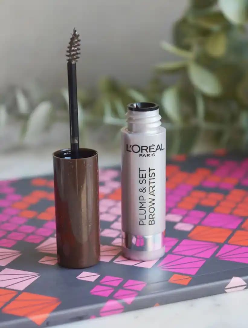 Kaş Jeli ile Doğal ve Belirgin Kaşlar Yaratmanın Yöntemleri ve İpuçları