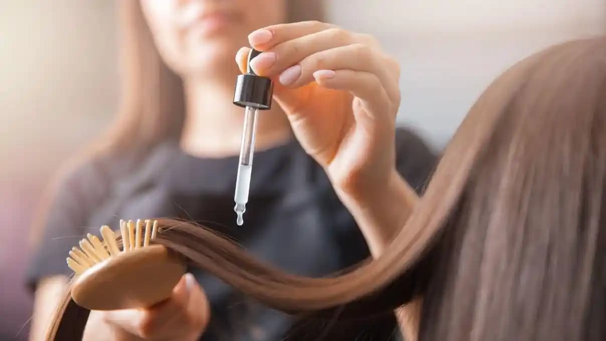 Keratin ile Saç Güçlendirme ve Doğal Bakım Yöntemleri Hakkında Bilgiler
