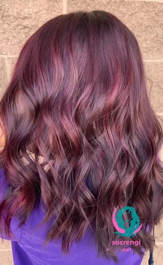 Kızıl Saç Renkleri ve Bakım İpuçlarıyla Göz Alıcı Görünüm Yaratma Rehberi