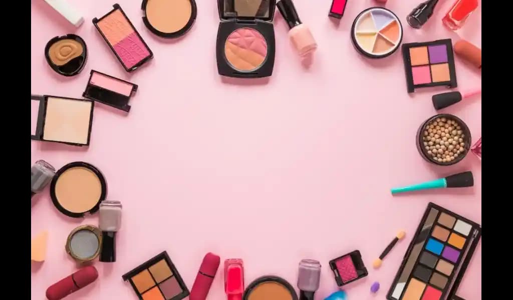 Kozmetik Ürünlerin Avantajları ve Temel Özellikleri Hakkında Kapsamlı Bilgi