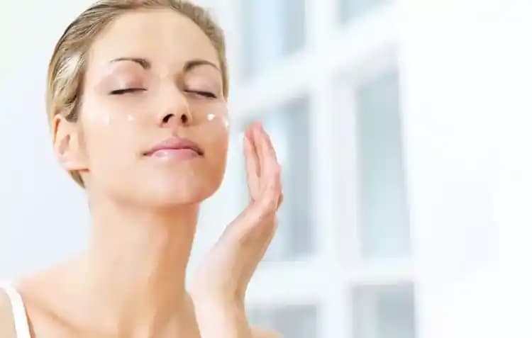 Kuru Ciltler İçin Etkili Bakım Yöntemleri ve Doğru Ürün Seçimi Rehberi