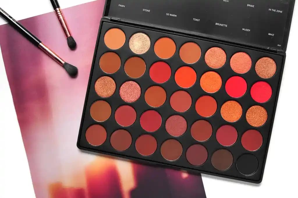 Morphe Far Paletleri: Renklerin Büyülü Dünyasında Yaratıcı Makyaç Seçenekleri