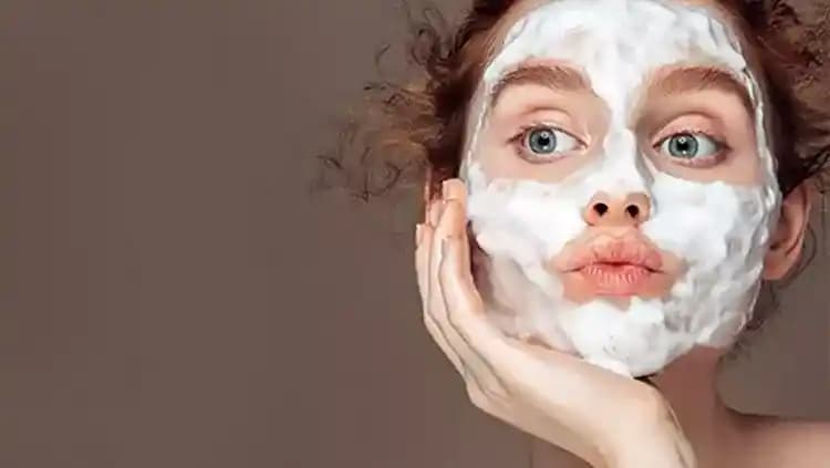 Nem ve Işık Veren Cilt Bakımı: Bilimsel Yaklaşımlarla Sağlıklı Cilt İpuçları